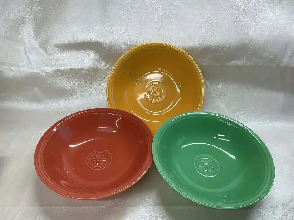 Set of 3 Oneida Petals Pattern Bowls in Terra Cotta, Yellow, and Green
